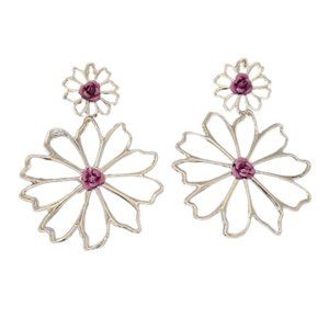 Gold tone flower earrings